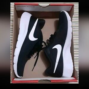 Nike DX9041-003, Size 5Y, Unisex,Black, Laceup, Tanjun EasyOn Low, Sneakers, New